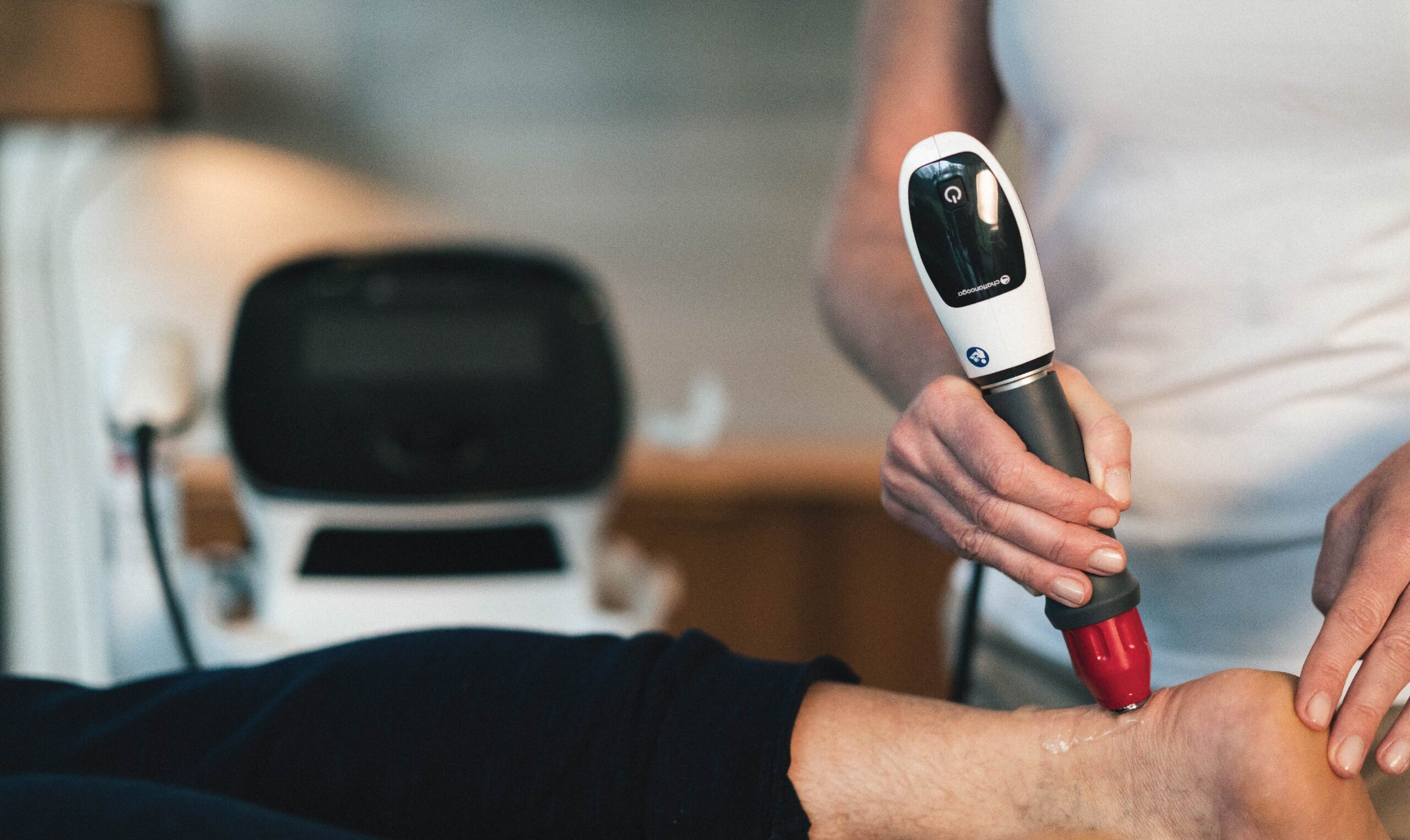 Shockwave therapy treatment for persistent lower limb tendon pain